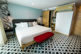 Auténtico Vertical Hotel
