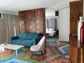 Auténtico Vertical Hotel