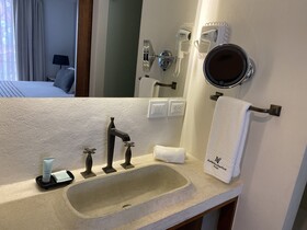 Auténtico Vertical Hotel