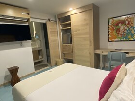 Auténtico Vertical Hotel