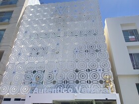 Auténtico Vertical Hotel