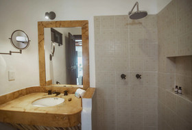 Banana Boutique By GuruHotel