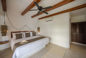 Banana Boutique By GuruHotel