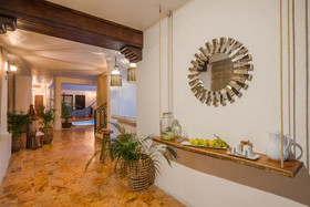 Banana Boutique By GuruHotel