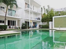 B&B Pelicanos