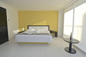 Caché Boutique