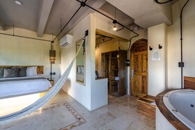 Caribbean Paradise Hotel Boutique & Dive Center