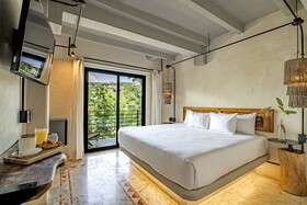 Caribbean Paradise Hotel Boutique & Dive Center