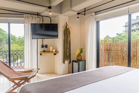 Caribbean Paradise Hotel Boutique & Dive Center