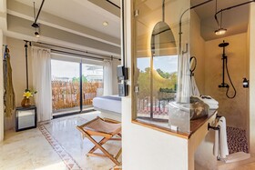 Caribbean Paradise Hotel Boutique & Dive Center