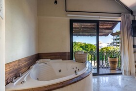 Caribbean Paradise Hotel Boutique & Dive Center