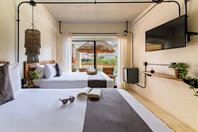 Caribbean Paradise Hotel Boutique & Dive Center