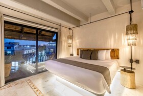 Caribbean Paradise Hotel Boutique & Dive Center