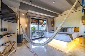Caribbean Paradise Hotel Boutique & Dive Center