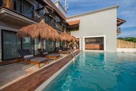 Caribbean Paradise Hotel Boutique & Dive Center