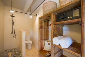Caribbean Paradise Hotel Boutique & Dive Center