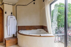 Caribbean Paradise Hotel Boutique & Dive Center