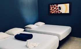 Easy Hotel