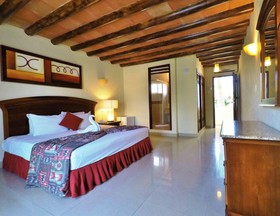 El Campanario Hotel & Estudios
