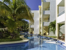 El Dorado Seaside Palms