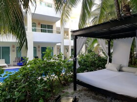 El Dorado Seaside Palms