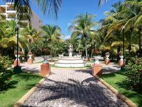 El Dorado Seaside Palms