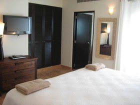El Taj Oceanfront & Beachside Condos