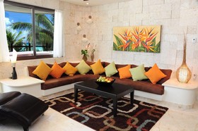 El Taj Oceanfront & Beachside Condos