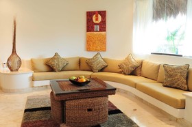 El Taj Oceanfront & Beachside Condos