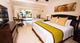 Hidden Beach Resort Au Naturel Club