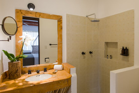 Banana Boutique By GuruHotel