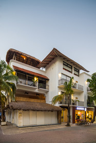 Banana Boutique By GuruHotel