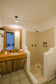 Banana Boutique By GuruHotel