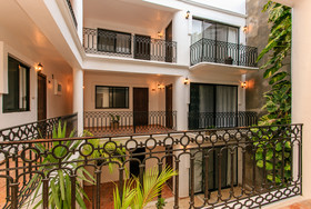 Banana Boutique By GuruHotel