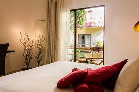 Kinbe Deluxe Boutique Hotel