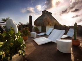 Kinbe Deluxe Boutique Hotel