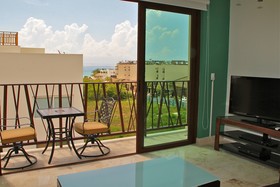 Las Brisas Condominios