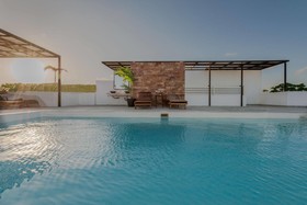 Las Perlas Condo Hotel