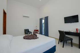 Las Perlas Condo Hotel