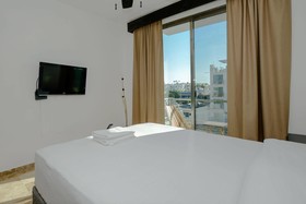 Las Perlas Condo Hotel
