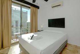 Las Perlas Condo Hotel