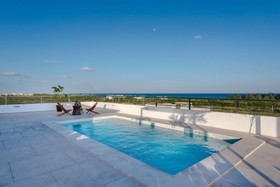 Las Perlas Condo Hotel