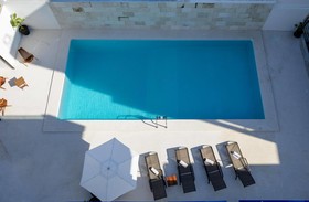 Las Perlas Condo Hotel