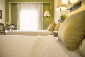 Los Itzaes Hotel