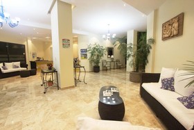 Los Itzaes Hotel