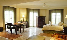 Los Itzaes Hotel