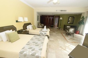 Los Itzaes Hotel
