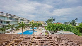 Magia Beachside Apartment by Bvr