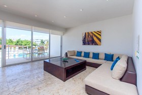 Magia Beachside Apartment by Bvr