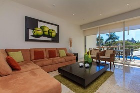 Magia Beachside Apartment by Bvr